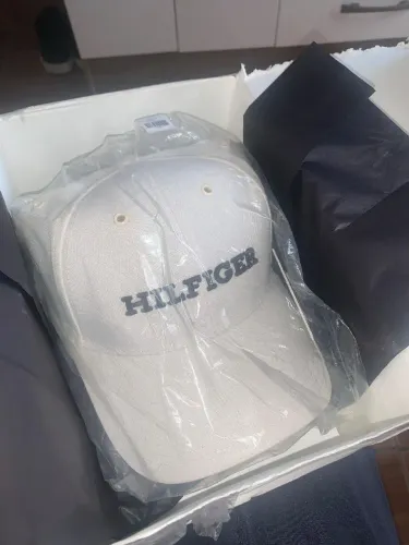 boné Tommy Hilfiger bordado Hilfiger 2024