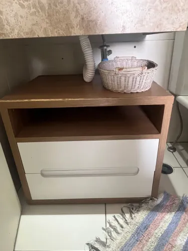 02 Armário de piso para Banheiro