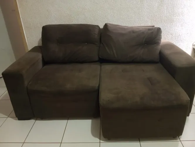 Sofá retrátil semi-novo