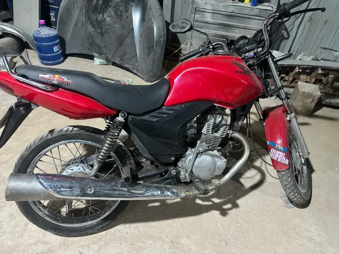 Vende-se  moto Honda 