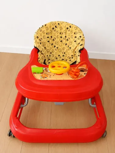 Andador Tutti baby com algumas marcas de uso mas funcionando perfeitamente