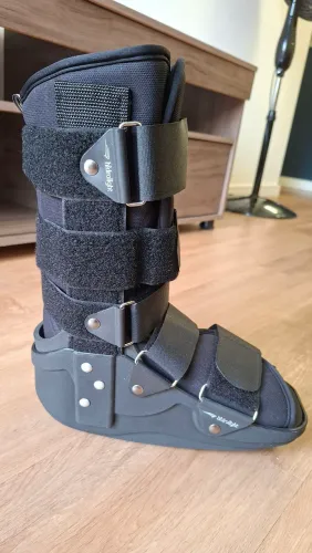 Bota Imobilizadora Comfort Hidrolight- tamanho M (37-40)