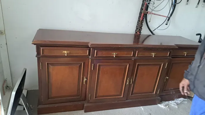 Buffet madeira maciça (antiguidade)