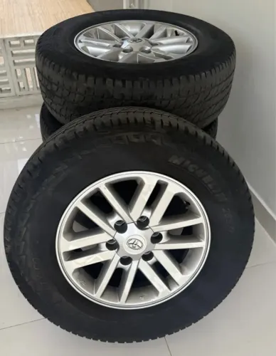 Jogo Rodas Toyota Hilux R17 Original - Ac Cartáo