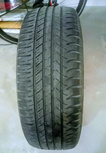 Um par de Pneu usados para camionete SUV aro 16