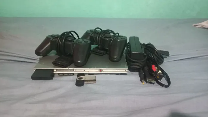 PlayStation 2 Slim Prata SCPH-79001 Completo