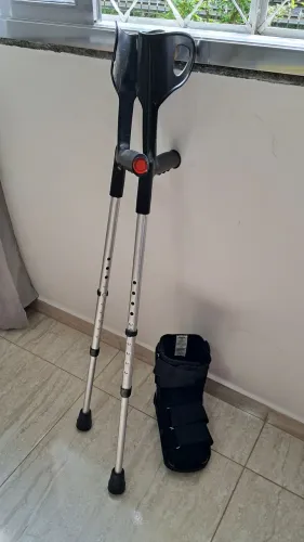 Bota Imobilizadora Mercur + Muletas - Desapego