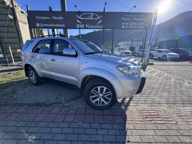 Toyota Hilux SW4 SRV D4-d 4X4 3.0 TDI Dies. AUT 2009