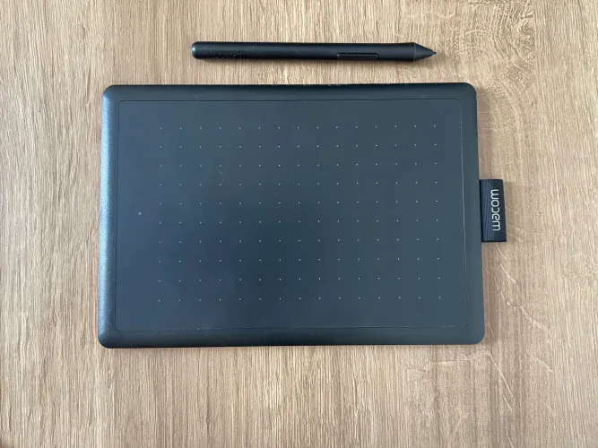 Wacom One CTL-472 + Caneta Original + Cabo + Caixa | Pouco Uso
