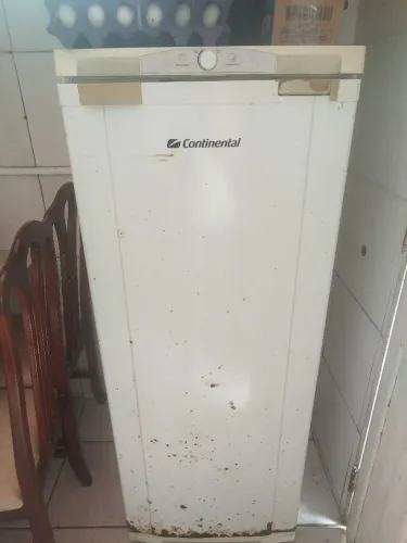 Geladeira continental 