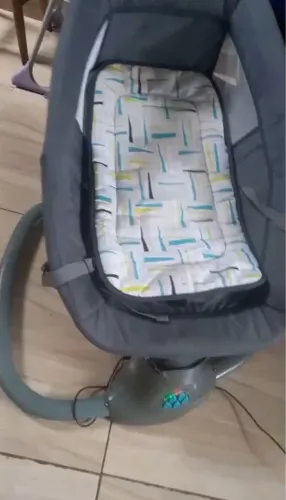 Cadeira de bebê automática 