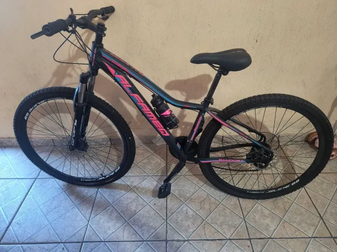 Bicicleta Feminina Semi Nova - 24 Marchas!!