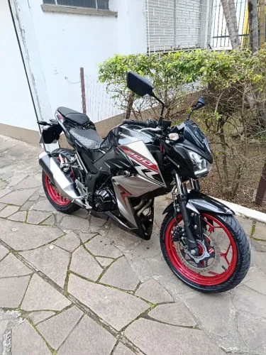 Kawasaki z300 ABS linda 2 pneus zero avalio trocas 