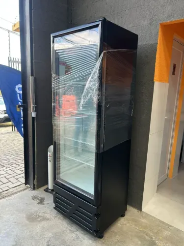Geladeira expositora em perfeito estado 220v