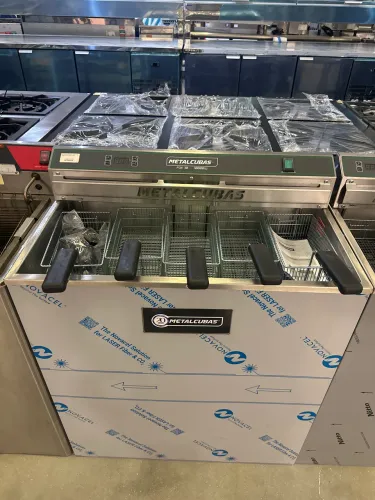 Fritadeira elétrica 5 cestos 10000W 30 litros metalcubas