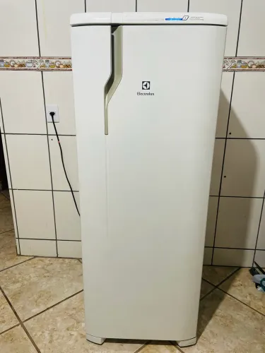Geladeira Eletrolux Frost Free Turbo