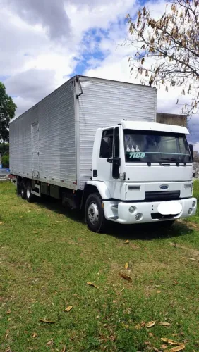 Ford cargo 1217 Truck 2001, Baú 10,5m 20 paletes, documento em dia.