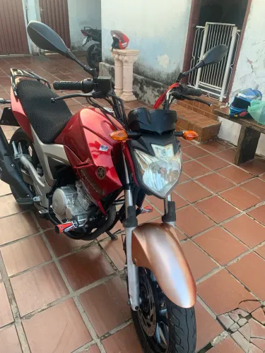 motor sequinho moto toda em ordem de mecânica e documento
