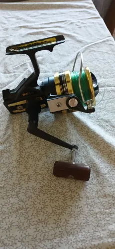 Molinete Daiwa BG 30