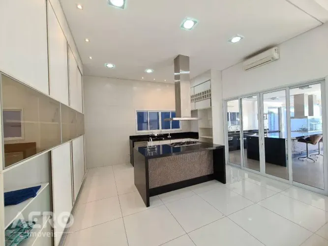 Linda casa térrea Villa Lobos 4 suítes
