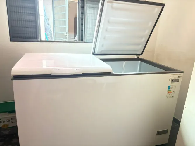 Freezer Horizontal Consul 534L 2 portas.<br>220v -Semi-novo