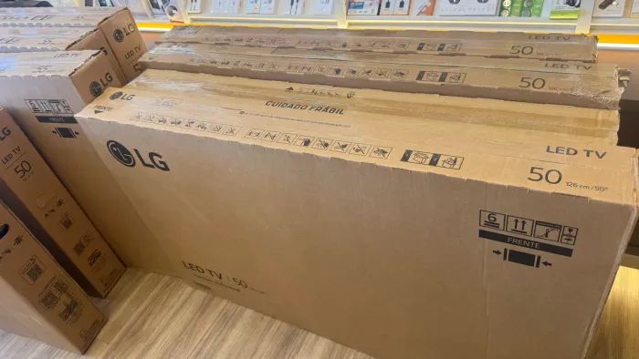 LG Smart TV 50 4K UHD ThinQ AI, Smart Pro e AI Sound. Nova e lacrada.