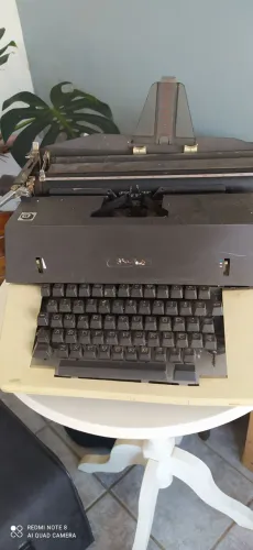 Máquina de escrever antiga