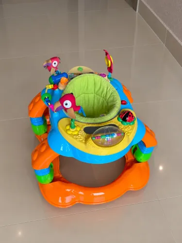 Vendo andador de bebê 
