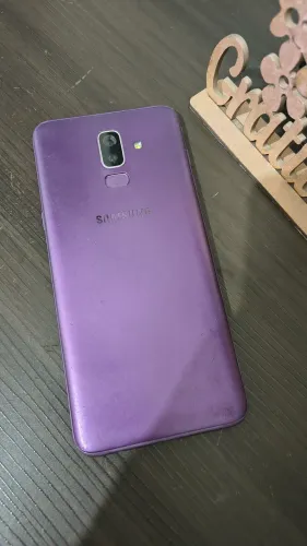 Samsung J8