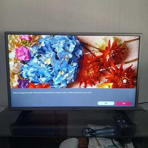 TV LG 32" 32LH515B Seminova - R$450