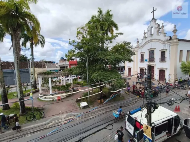 ALUGO EXCELENTE CASARÃO COMERCIAL NO CENTRO DE GOIANA / PE