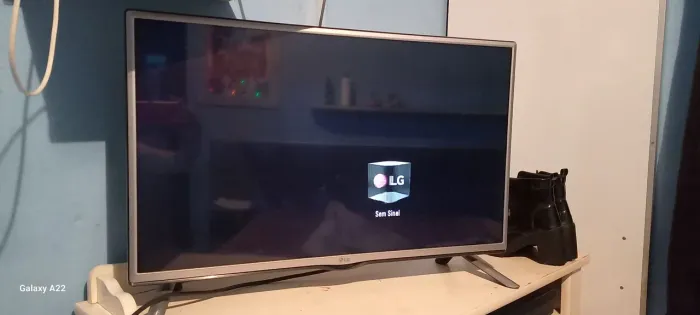 Vende se uma TV HD LG 32
