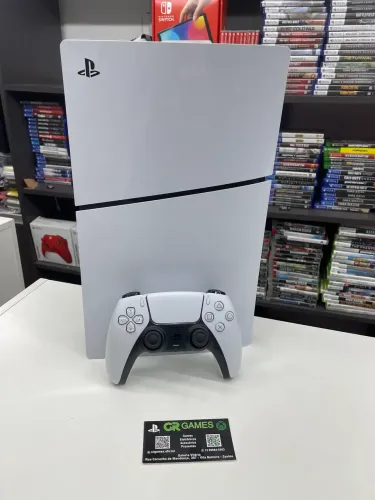 Ps5 slim de 1tb semi novo parcelo até 10x sem juros leia o anúncio