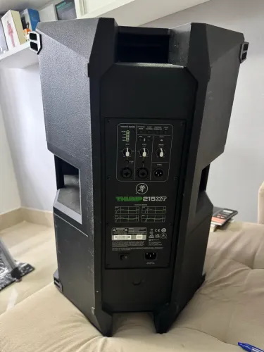 Caixa Mackie THUMP 215 XT