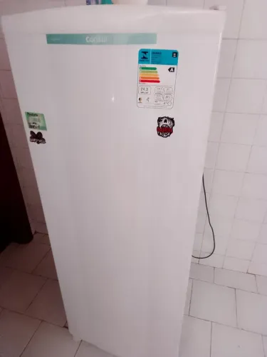 Geladeira Consul 261L quase nova