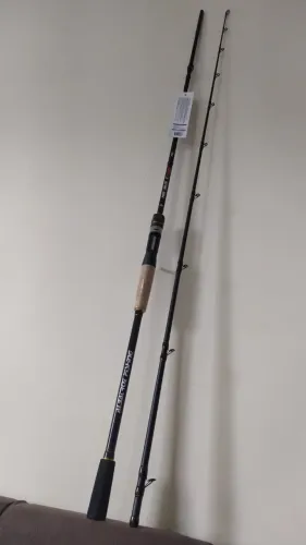 Vara ALBATROZ Magnus 2,40m IM8 30-60 lbs p/ carretilha (nova na capa)
