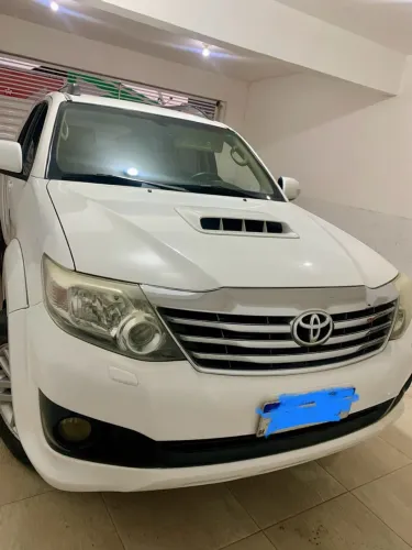 Toyota Hilux SW4 SRV D4-d 4X4 3.0 TDI Dies. AUT 2014