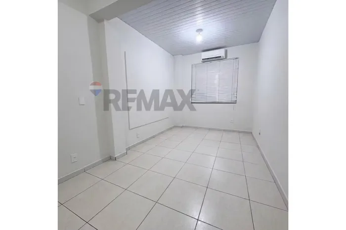 Sala Comercial 20m² em Lins - Alugue Já!