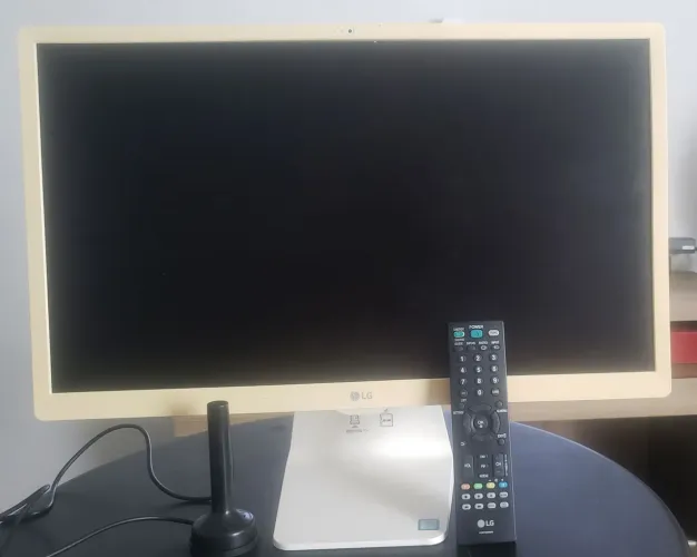 All in One LG 24 polegadas com TV - LEIA O ANÚNCIO