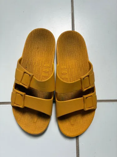 Chinelo/Sandália Linus Amarelo Mostarda