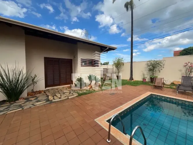 Casa com 4 Suítes no Condomínio Tivolli I Bauru  Piscina e Sauna