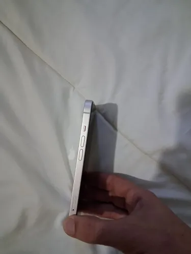 Troco iPhone 14 128G em excelente estado sem marcas de uso em s25.