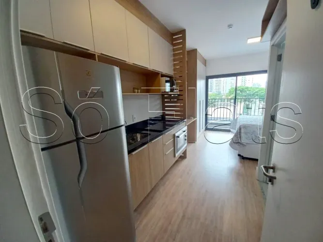 Flat estilo Studio muito bem localizado ao lado da Avenida Santo Amaro, disponível para lo