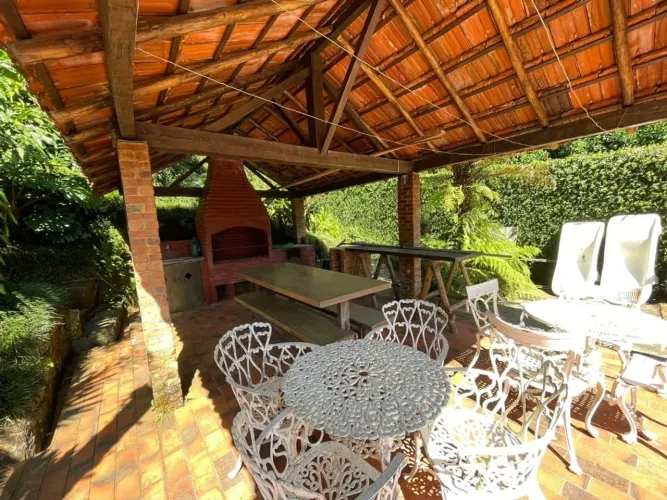 Casa à venda 5 Quartos, 1 Suite, 3 Vagas, 1150M², Independência, Petrópolis - RJ
