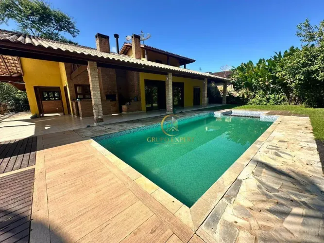 Sobrado 360 m² 5 suítes a venda em condomínio na Praia Dura em Ubatuba- SP!