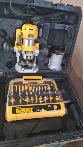 Tupia de coluna dewalt 220volt c/jogo de frezas