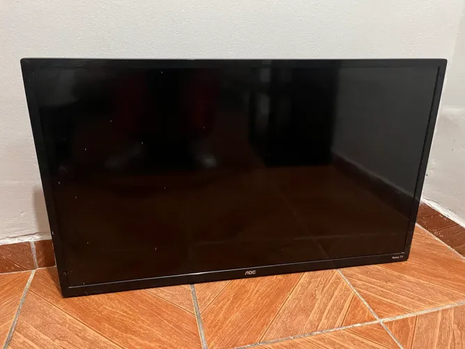 Tv AOC 32 polagadas queimada