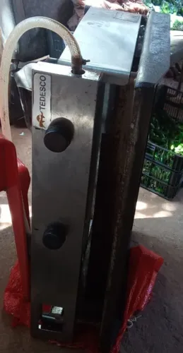 Vendo uma chapa de sanduicheira