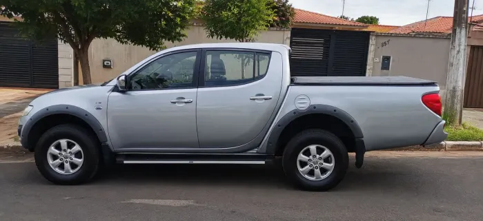 Mitsubishi L200 Triton GLS 3.2 CD TB Int.diesel MEC 2016