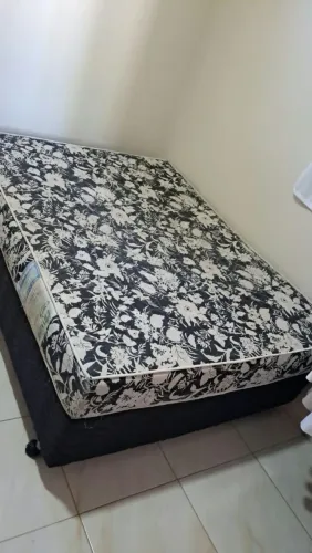 Cama box casal $400